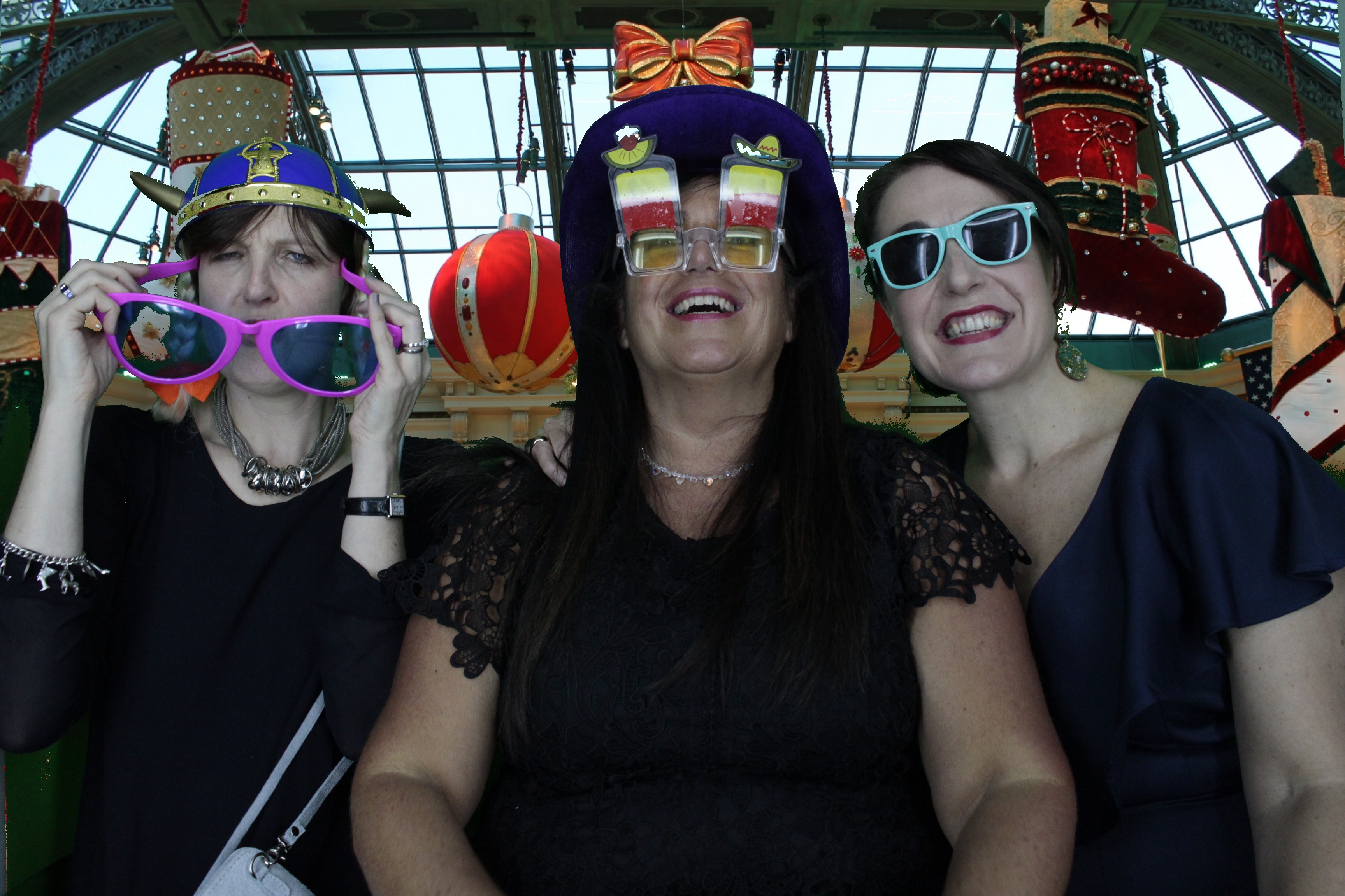 Kuoni Travel Christmas Party | View more photos from the event at gallery.myphotoboothexperience.co.uk/u/MyPhotoBoothExperienceLtd/Kuoni-Travel-Christmas-Party